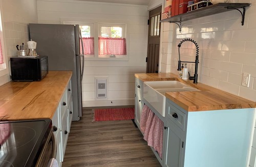 Meaford Cottage | Cozy Cottage on Georgian Bay with Stunning View, Close to All Amenities