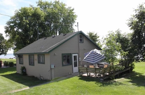 Richville Cabin | Darling 3-bedroom quintessential Ottertail Lake cabin