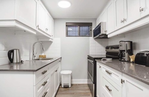 Rockcliffe - Smythe House | Cozy Toronto Private Apartment