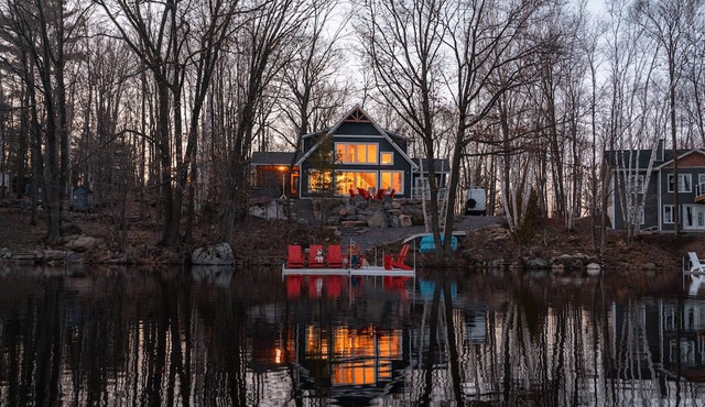 NEW Muskoka Lakehouse w/ Hot Tub