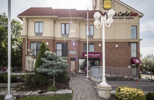 Monte Carlo Inn Toronto West Suites
