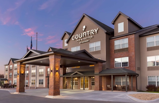 Country Inn & Suites by Radisson, Rochester South, MN