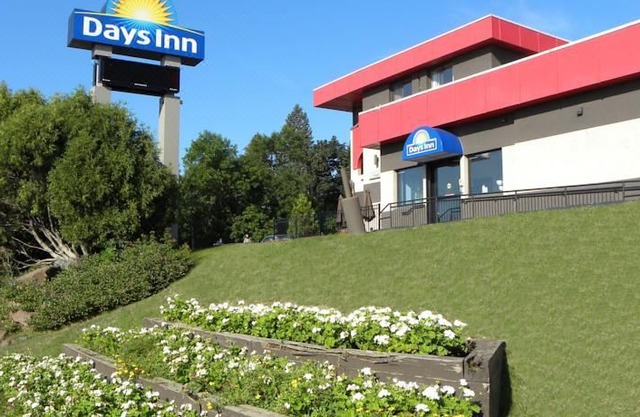 Days Inn by Wyndham Duluth Lakewalk