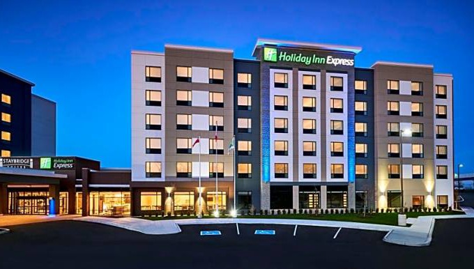 Glendale Hotel | 3-Star Hotel ∙ Holiday Inn Express - Niagara-On-The-Lake, an IHG Hotel