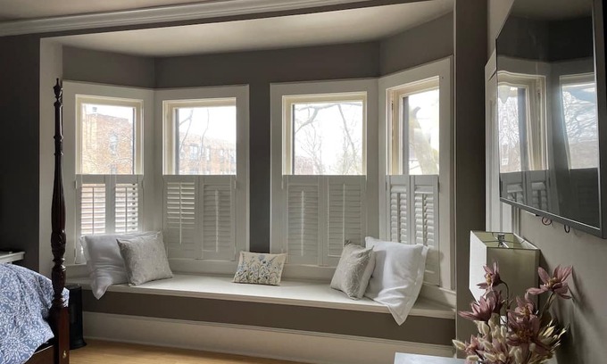 Summit - University House | Family-sized upscale townhouse in downtown St. Paul