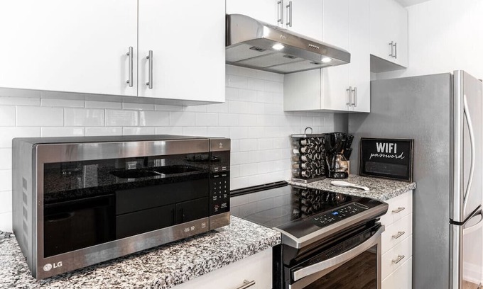 North York Apartment | Toronto Co-Living Luxury